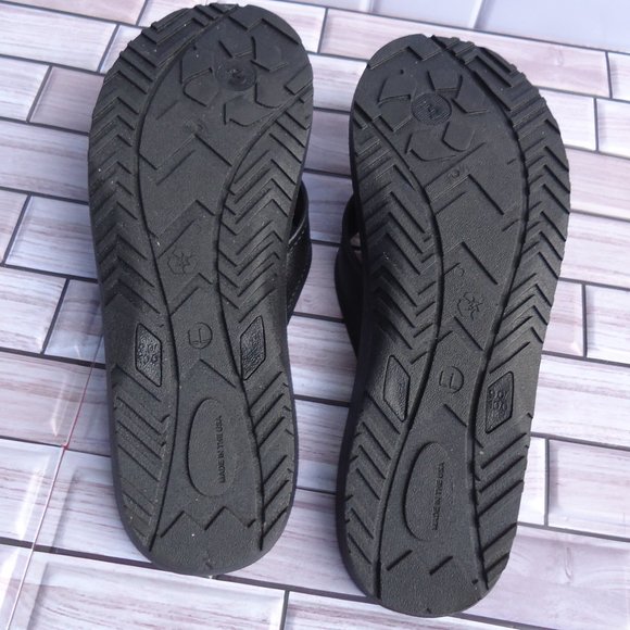 SIZE 9/10. Okabashi Leslie\'s pool supplies, men’s large flip flops mariner black main image 4